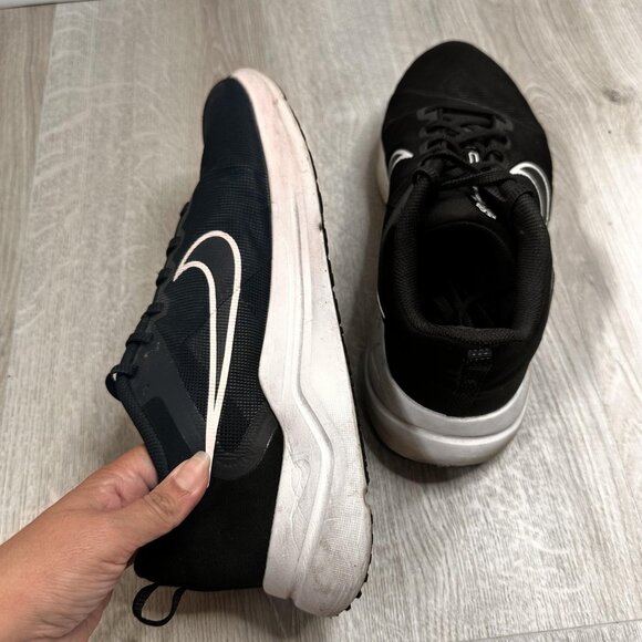 Nike Downshifter 12 Shoes Mens Size 11 Wide Black White Road Running DM4194-001 - Picture 11 of 13